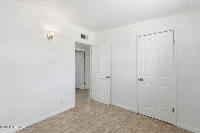 933 S Fordham Drive, Tucson, AZ 85710