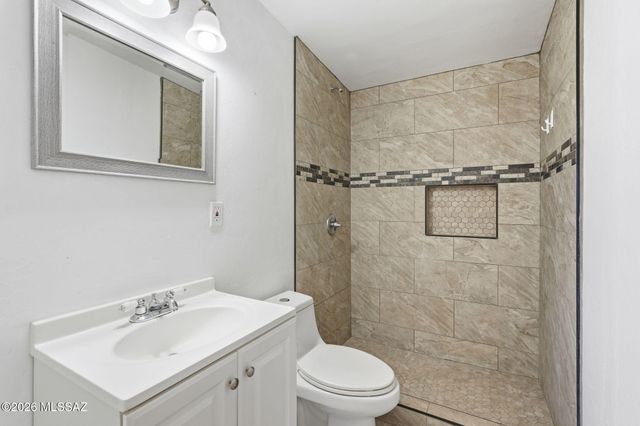 933 S Fordham Drive, Tucson, AZ 85710