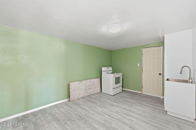 933 S Fordham Drive, Tucson, AZ 85710