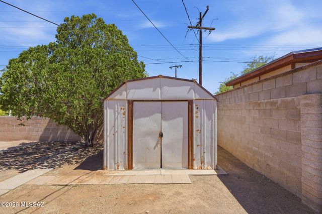 933 S Fordham Drive, Tucson, AZ 85710