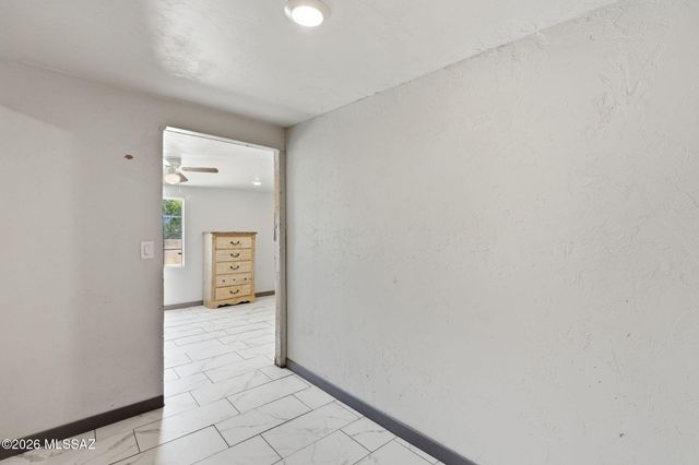 933 S Fordham Drive, Tucson, AZ 85710