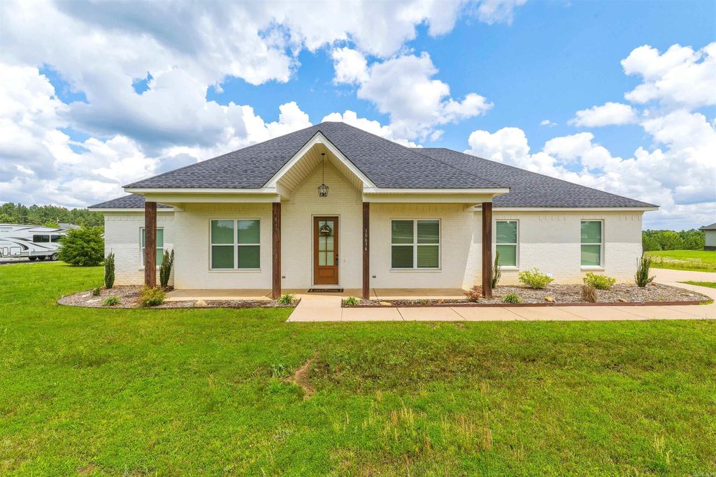 10634 Gunter Loop, Benton, AR 72019
