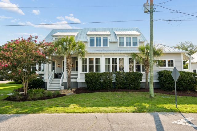 741 Winthrop Street, Mount Pleasant, SC 29464