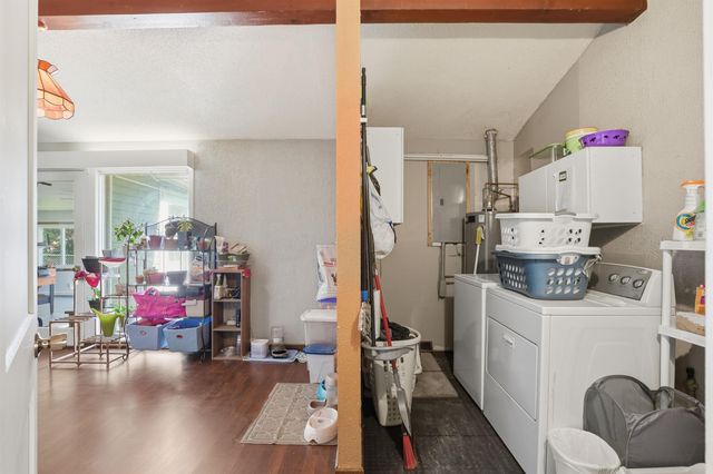 1104 1st St NE, Oelwein, IA 50662