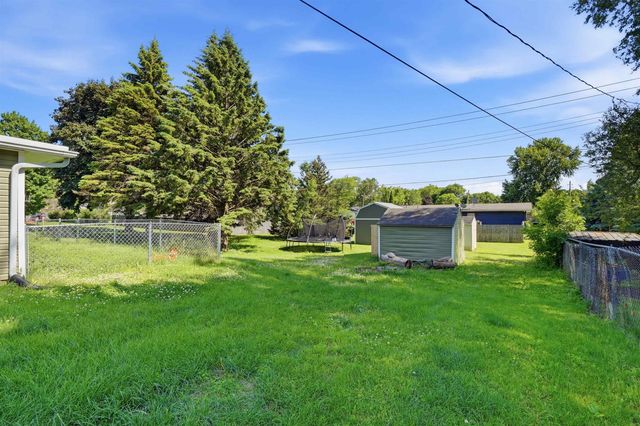 1104 1st St NE, Oelwein, IA 50662