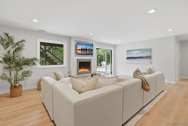 1106 WOTAN DRIVE, Encinitas, CA 92024