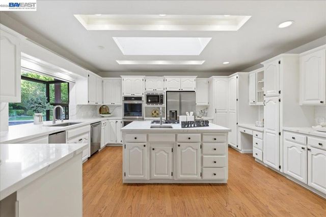 5212 Blackhawk Dr, Danville, CA 94506