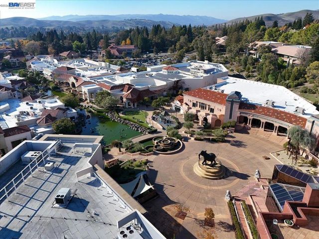 5212 Blackhawk Dr, Danville, CA 94506