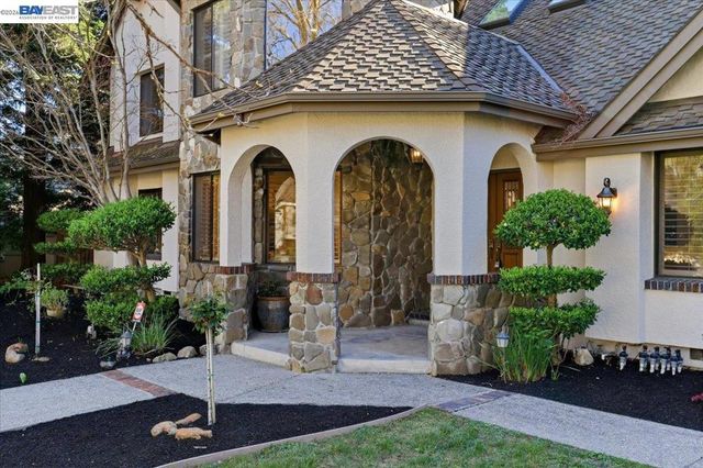 5212 Blackhawk Dr, Danville, CA 94506