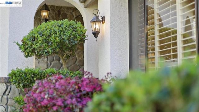 5212 Blackhawk Dr, Danville, CA 94506