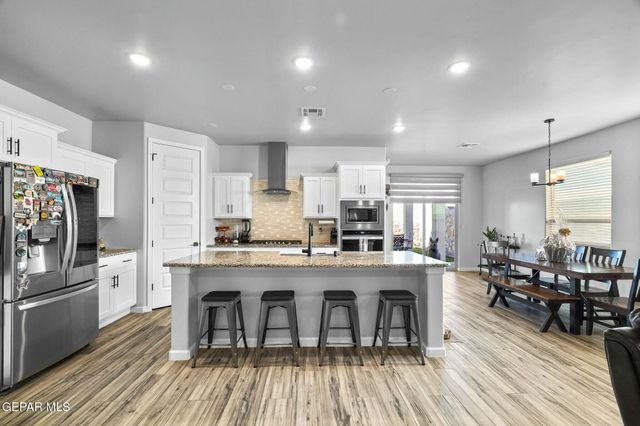 245 FARNBOROUGH Street, El Paso, TX 79928