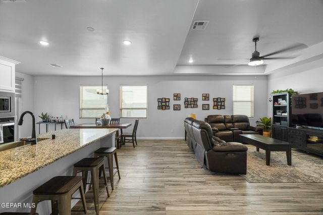 245 FARNBOROUGH Street, El Paso, TX 79928