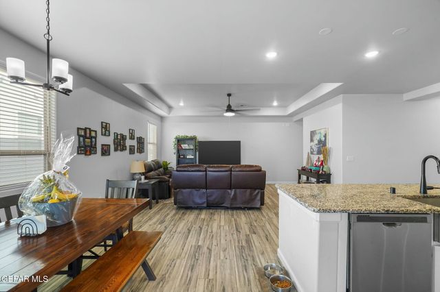 245 FARNBOROUGH Street, El Paso, TX 79928