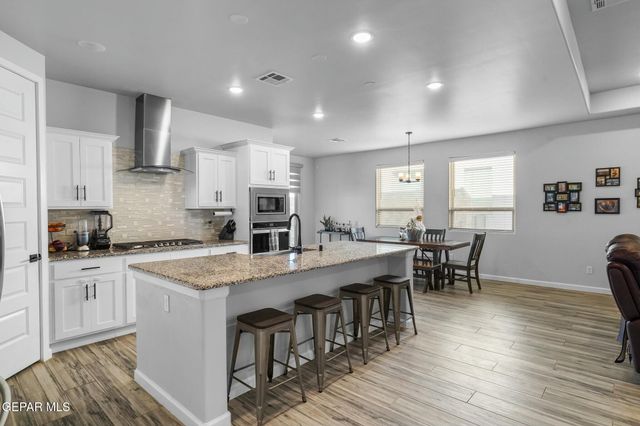 245 FARNBOROUGH Street, El Paso, TX 79928