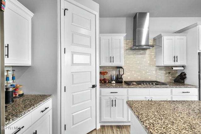 245 FARNBOROUGH Street, El Paso, TX 79928