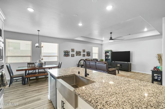 245 FARNBOROUGH Street, El Paso, TX 79928