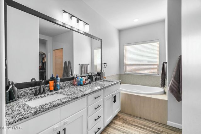 245 FARNBOROUGH Street, El Paso, TX 79928