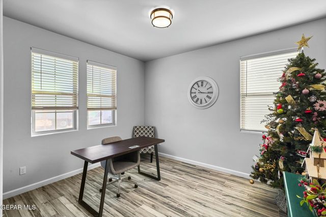 245 FARNBOROUGH Street, El Paso, TX 79928