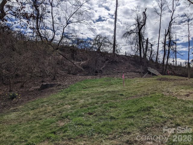 15 Village Park Drive, Weaverville, NC 28787