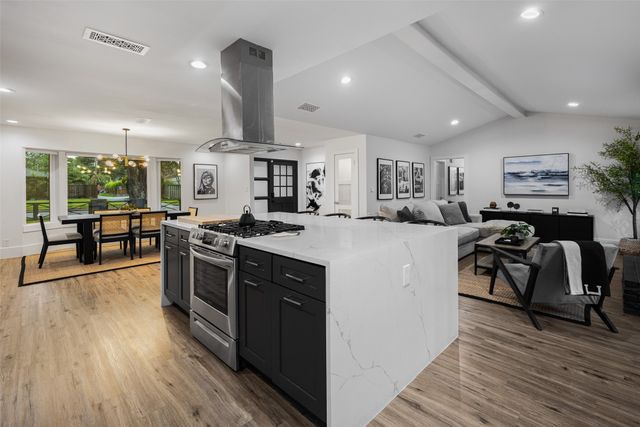 10262 Vinemont Street, Dallas, TX 75218