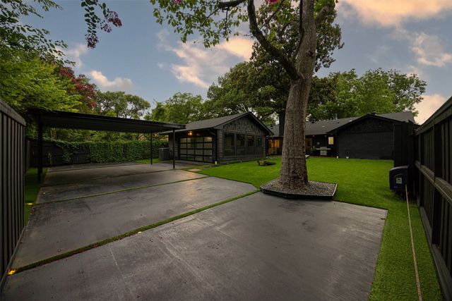 10262 Vinemont Street, Dallas, TX 75218