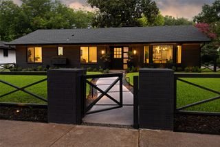10262 Vinemont Street, Dallas, TX 75218