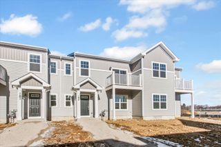 289 Kingsport Drive, South Elgin, IL 60177
