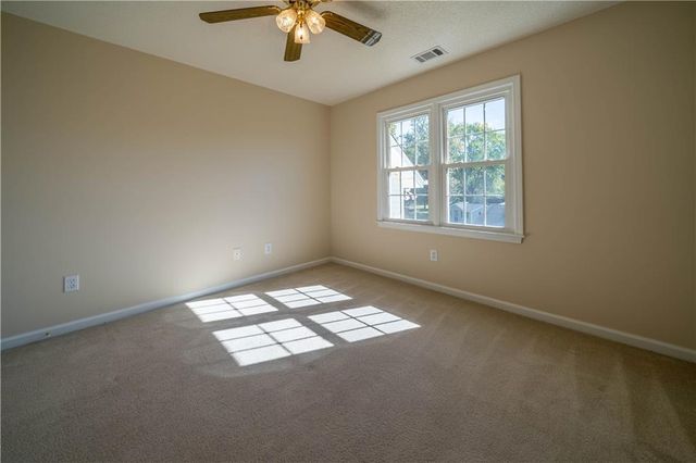 22 Churchill Downs NE, Cartersville, GA 30121