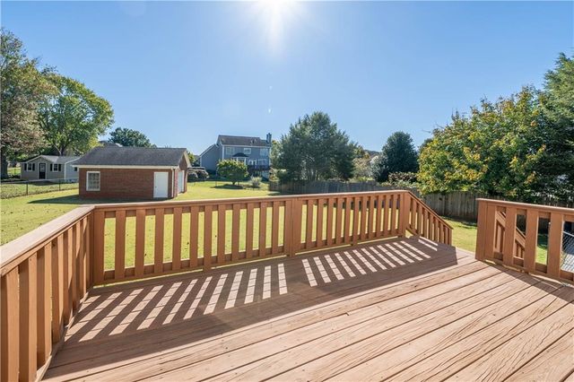 22 Churchill Downs NE, Cartersville, GA 30121