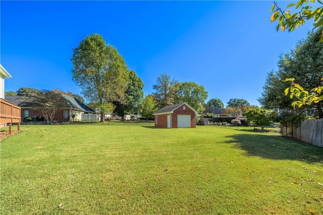 22 Churchill Downs NE, Cartersville, GA 30121