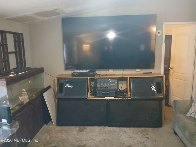 136 POWER LINE Road, Melrose, FL 32666