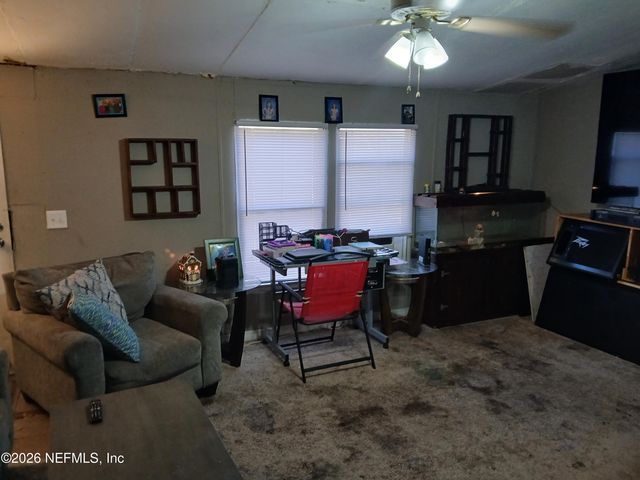 136 POWER LINE Road, Melrose, FL 32666