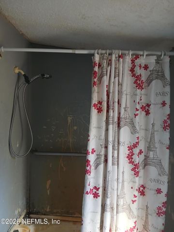 136 POWER LINE Road, Melrose, FL 32666