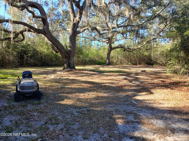 136 POWER LINE Road, Melrose, FL 32666