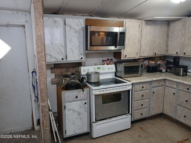 136 POWER LINE Road, Melrose, FL 32666