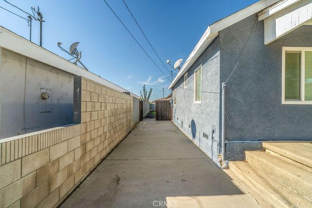 231 California, La Habra, CA 90631