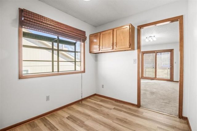 213 SE RIDGEVIEW Drive, Lee's Summit, MO 64063