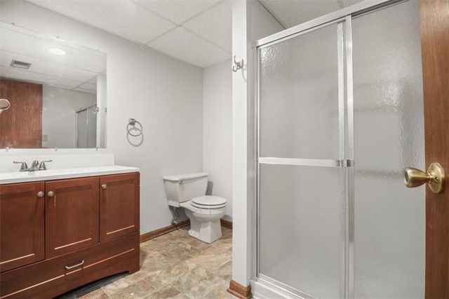 213 SE RIDGEVIEW Drive, Lee's Summit, MO 64063