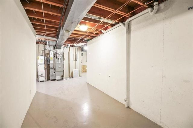 213 SE RIDGEVIEW Drive, Lee's Summit, MO 64063