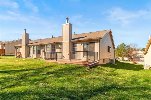 213 SE RIDGEVIEW Drive, Lee's Summit, MO 64063