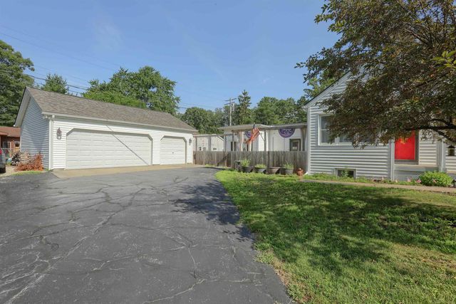 1945 Saint Clair Blvd Boulevard, Algonac, MI 48001