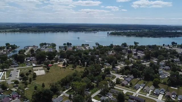 1945 Saint Clair Blvd Boulevard, Algonac, MI 48001