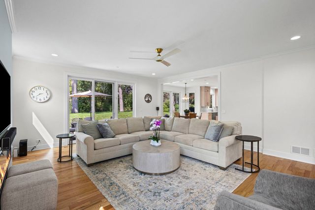 1760 Chris Court, Deerfield, IL 60015
