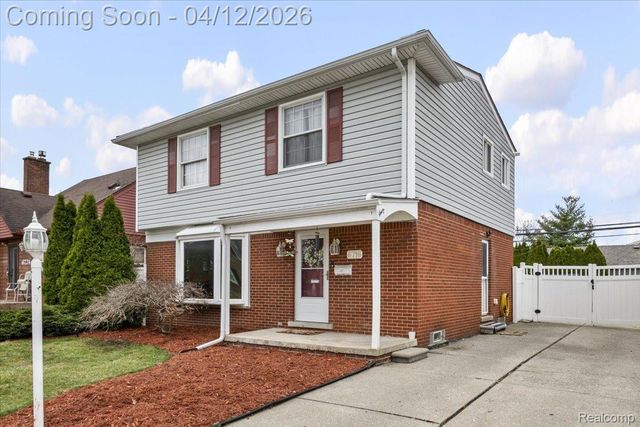 6716 Rosedale Boulevard, Allen Park, MI 48101