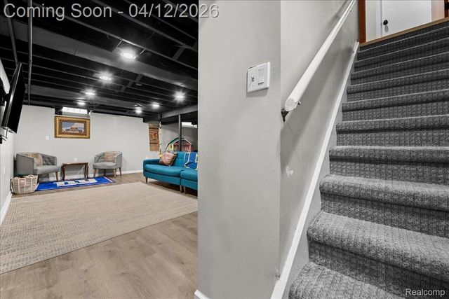 6716 Rosedale Boulevard, Allen Park, MI 48101