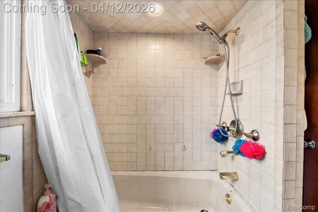 6716 Rosedale Boulevard, Allen Park, MI 48101