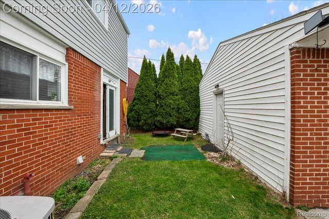 6716 Rosedale Boulevard, Allen Park, MI 48101