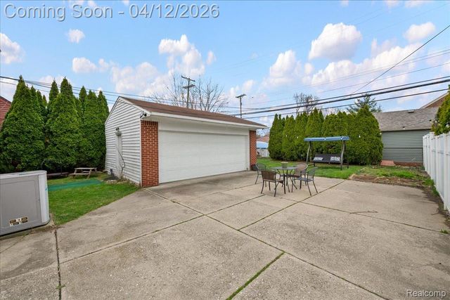 6716 Rosedale Boulevard, Allen Park, MI 48101