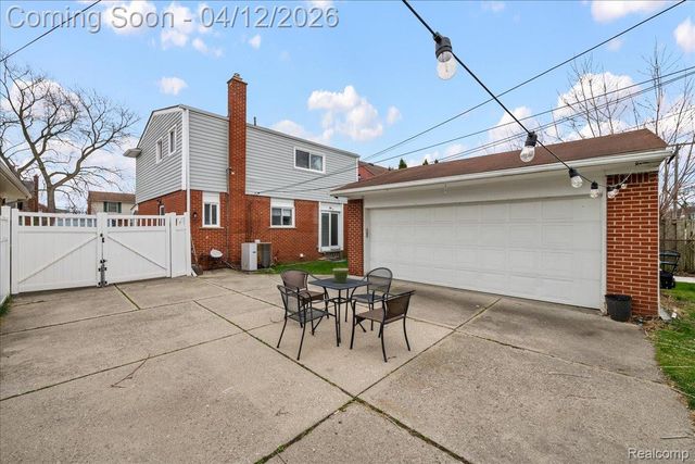 6716 Rosedale Boulevard, Allen Park, MI 48101