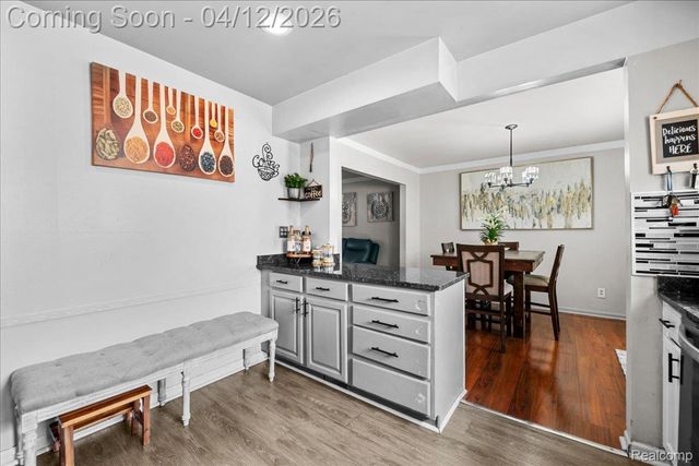 6716 Rosedale Boulevard, Allen Park, MI 48101